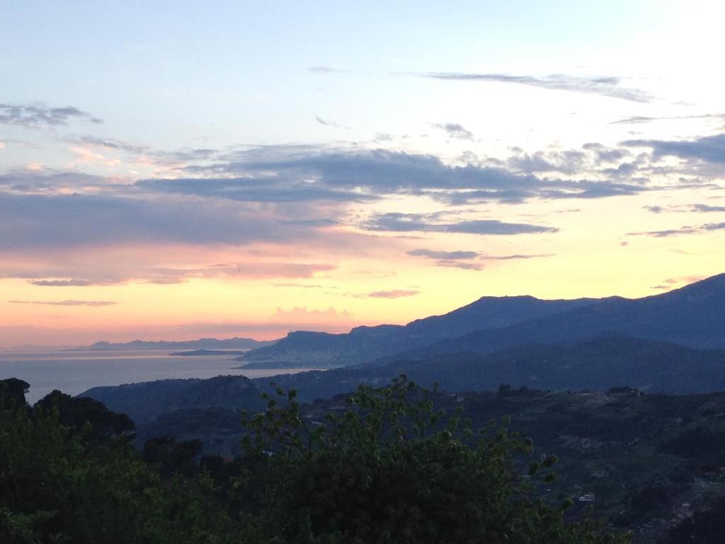 Apartamento Sunset With View In Seborga Exterior foto